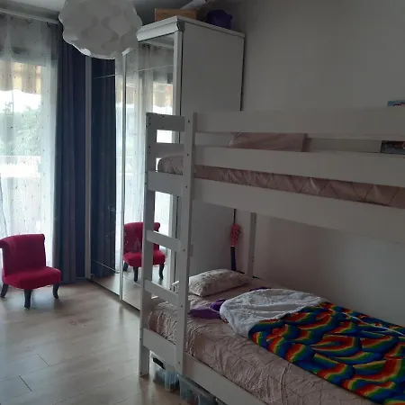 Apartment 3p Avec Garage Proche Aeroport, Tramway Et Avec Toutes Commodites!